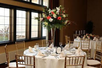 Bertram Inn And Conference Center Aurora Exterior photo